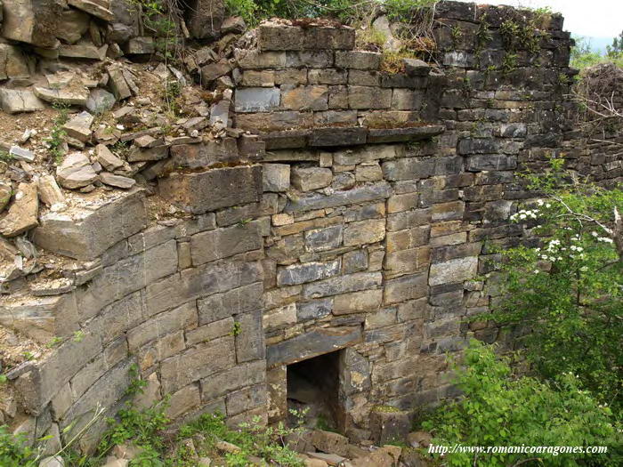 CILINDRO ABSIDIAL, PRESBITERIO Y MURO DEL LADO SUR